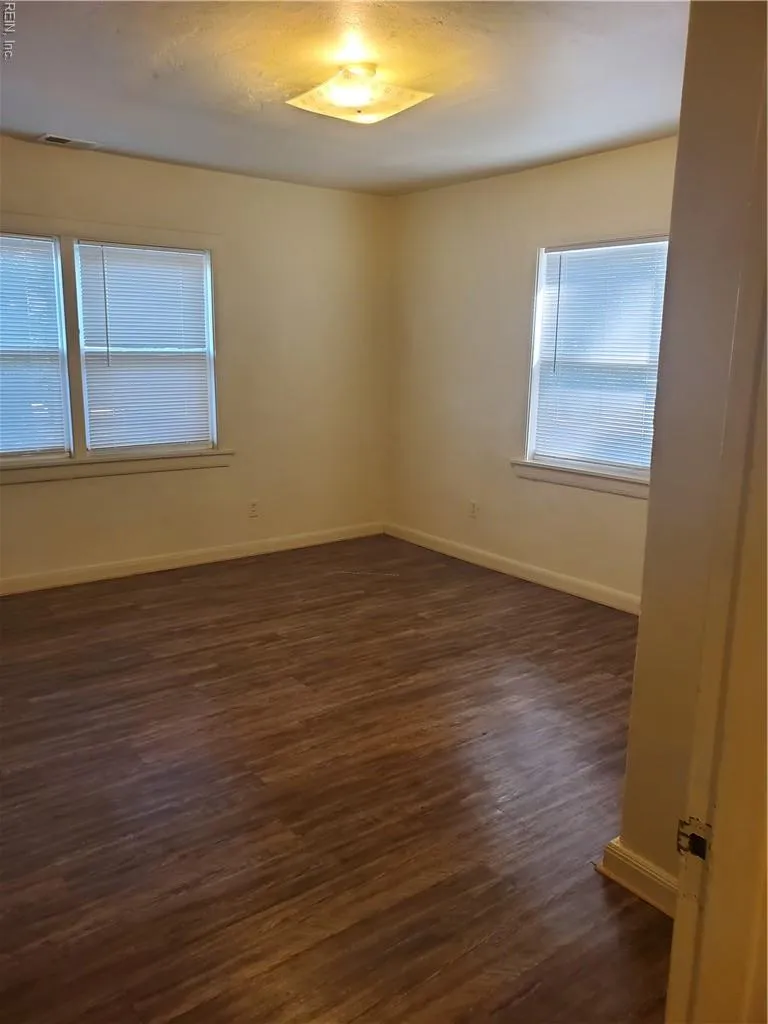 Norfolk, Virginia 23502, United States, 2 Bedrooms Bedrooms, ,1 BathroomBathrooms,Residential,Active,112419