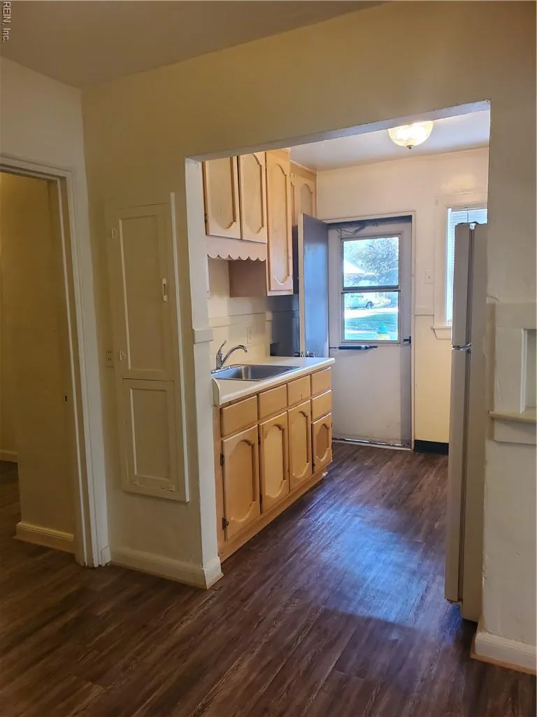 Norfolk, Virginia 23502, United States, 2 Bedrooms Bedrooms, ,1 BathroomBathrooms,Residential,Active,112419