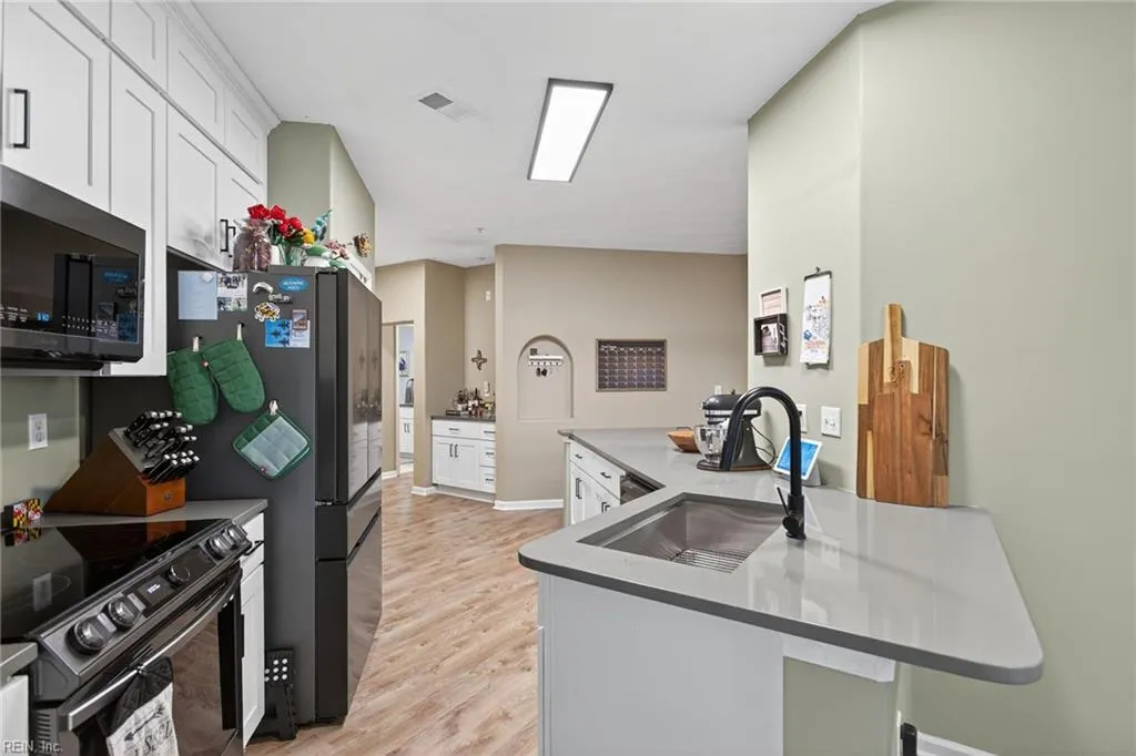 Virginia Beach, Virginia 23455, United States, 3 Bedrooms Bedrooms, ,2 BathroomsBathrooms,Residential,Active,199636