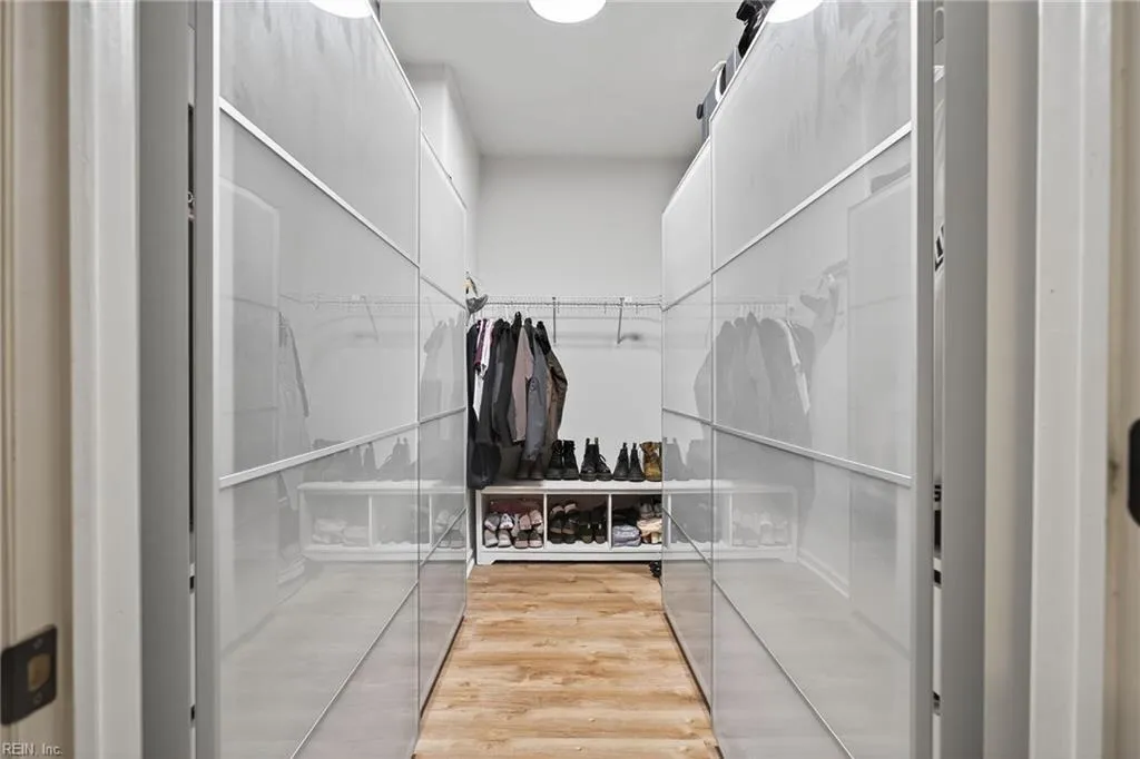 Virginia Beach, Virginia 23455, United States, 3 Bedrooms Bedrooms, ,2 BathroomsBathrooms,Residential,Active,199636