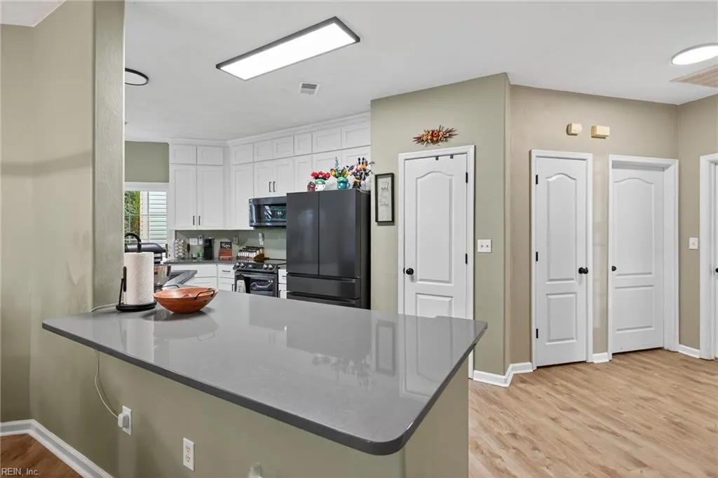 Virginia Beach, Virginia 23455, United States, 3 Bedrooms Bedrooms, ,2 BathroomsBathrooms,Residential,Active,199636