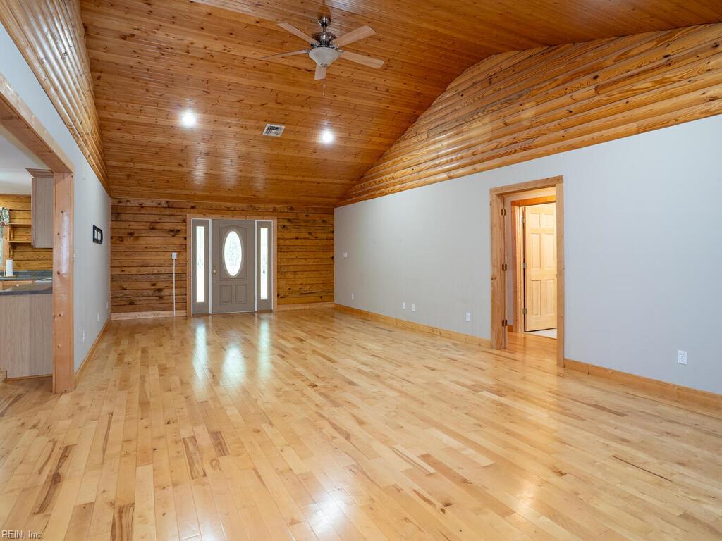 225 Coburn LN