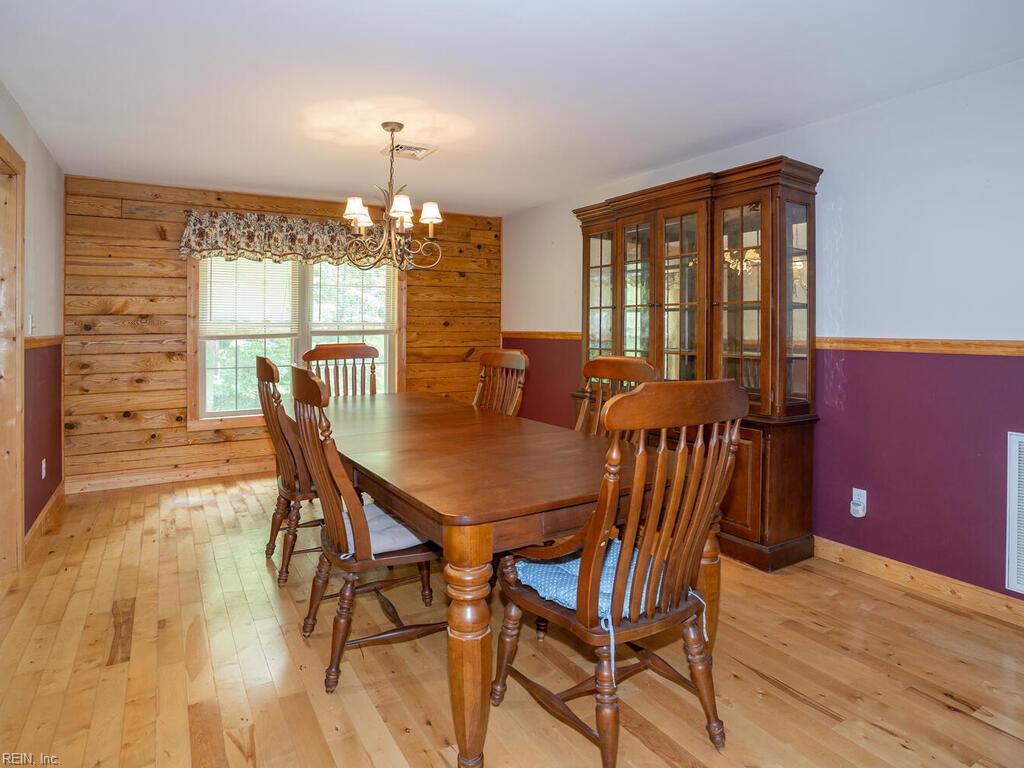 225 Coburn LN