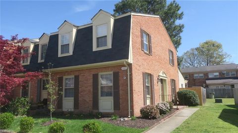 Photo of 14543 Old Courthouse Way #F, Newport News, VA 23608 (MLS # 10621388)