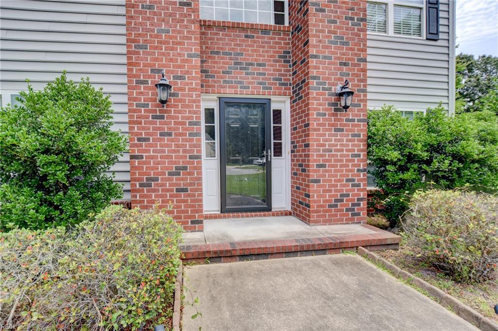 313 Queen CT