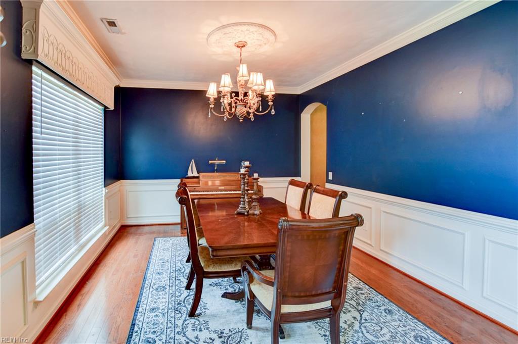 313 Queen CT