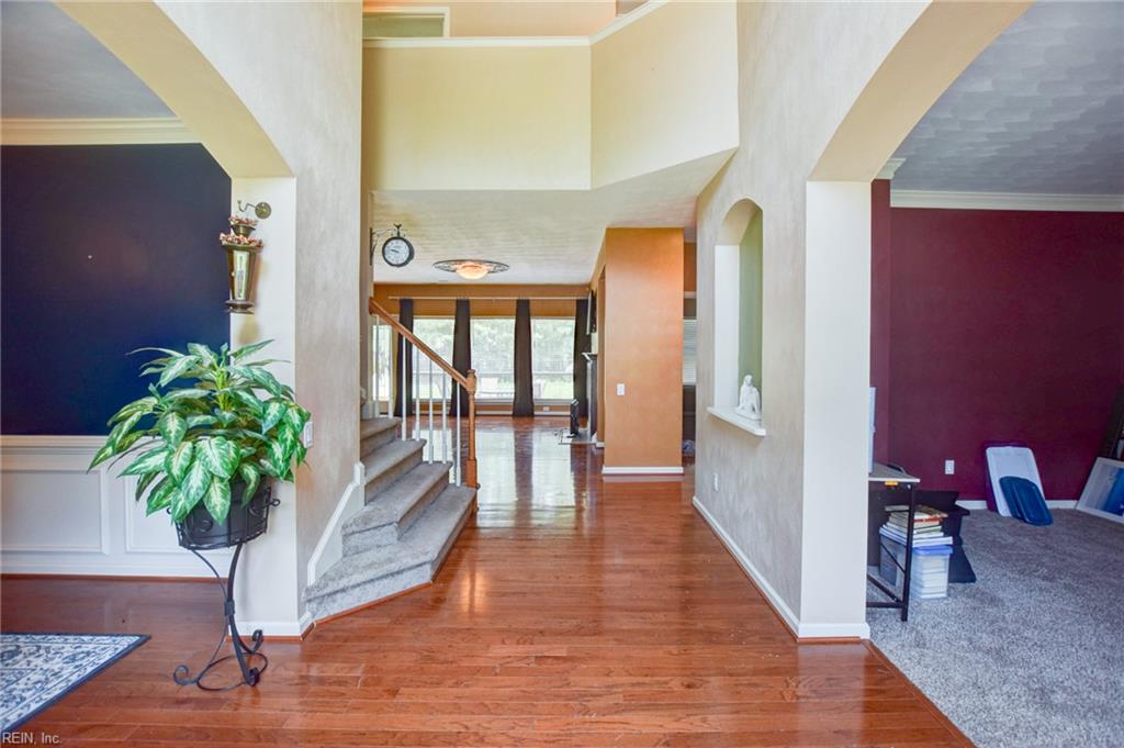 313 Queen CT