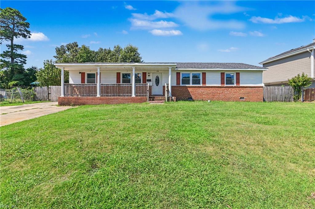 Photo of 1102 Carrington Crescent S, Portsmouth, VA 23701 (MLS # 10652585)