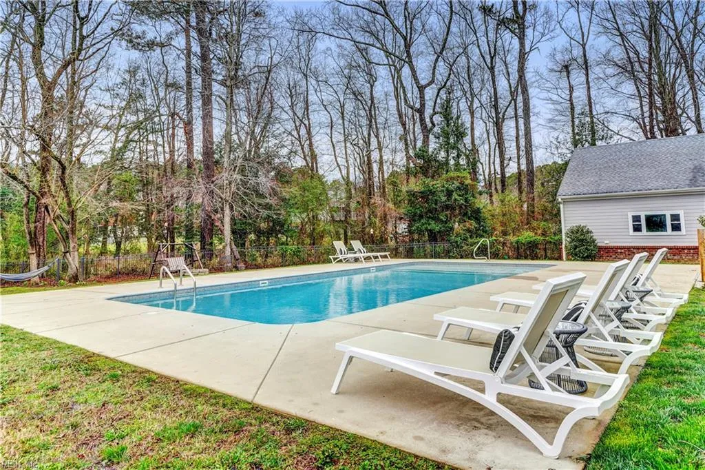 Suffolk, Virginia 23434, United States, 5 Bedrooms Bedrooms, ,4 BathroomsBathrooms,Residential,Active,90753