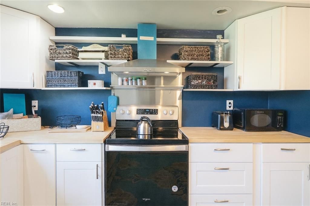 Photo of 1113 Cassell Court, Virginia Beach, VA 23454 (MLS # 10607721)