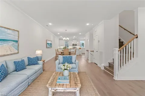MLS: 10582406