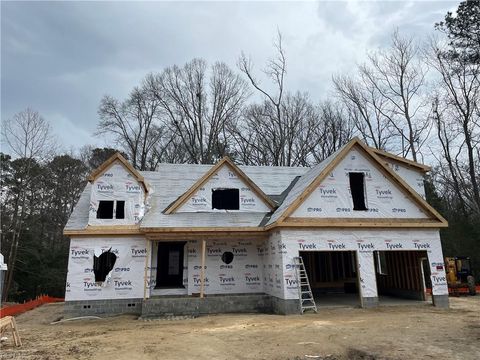 Photo of 107 Batten Cove, Smithfield, VA 23430 (MLS # 10622792)