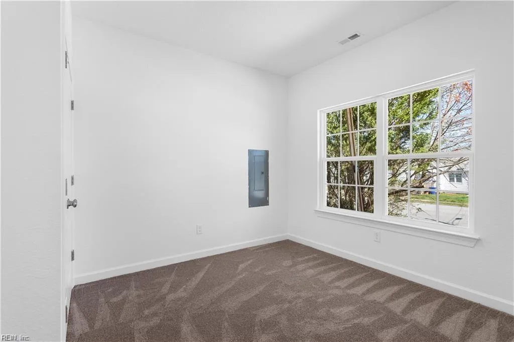 Newport News, Virginia 23607, United States, 5 Bedrooms Bedrooms, ,3 BathroomsBathrooms,Residential,Active,4690