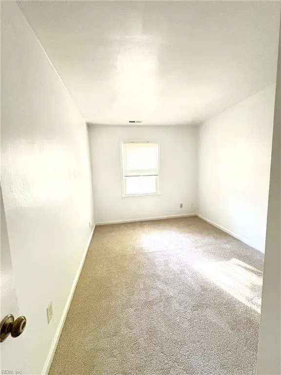 Virginia Beach, Virginia 23452, United States, 3 Bedrooms Bedrooms, ,3 BathroomsBathrooms,Residential,Pending,215935