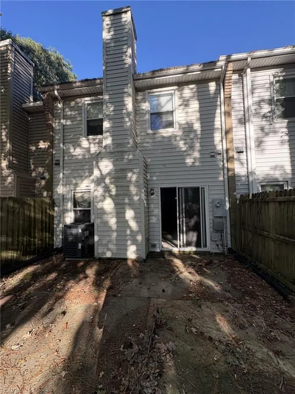 Virginia Beach, Virginia 23452, United States, 3 Bedrooms Bedrooms, ,3 BathroomsBathrooms,Residential,Pending,215935