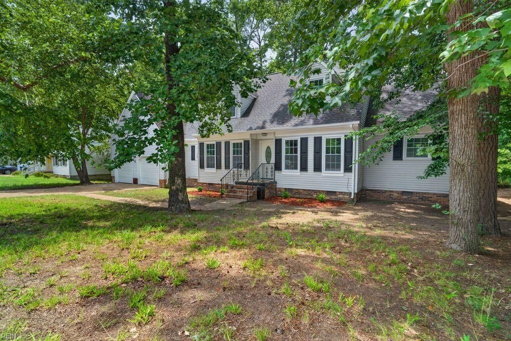 Photo of 112 W Rexford Drive, Newport News, VA 23608 (MLS # 10641723)