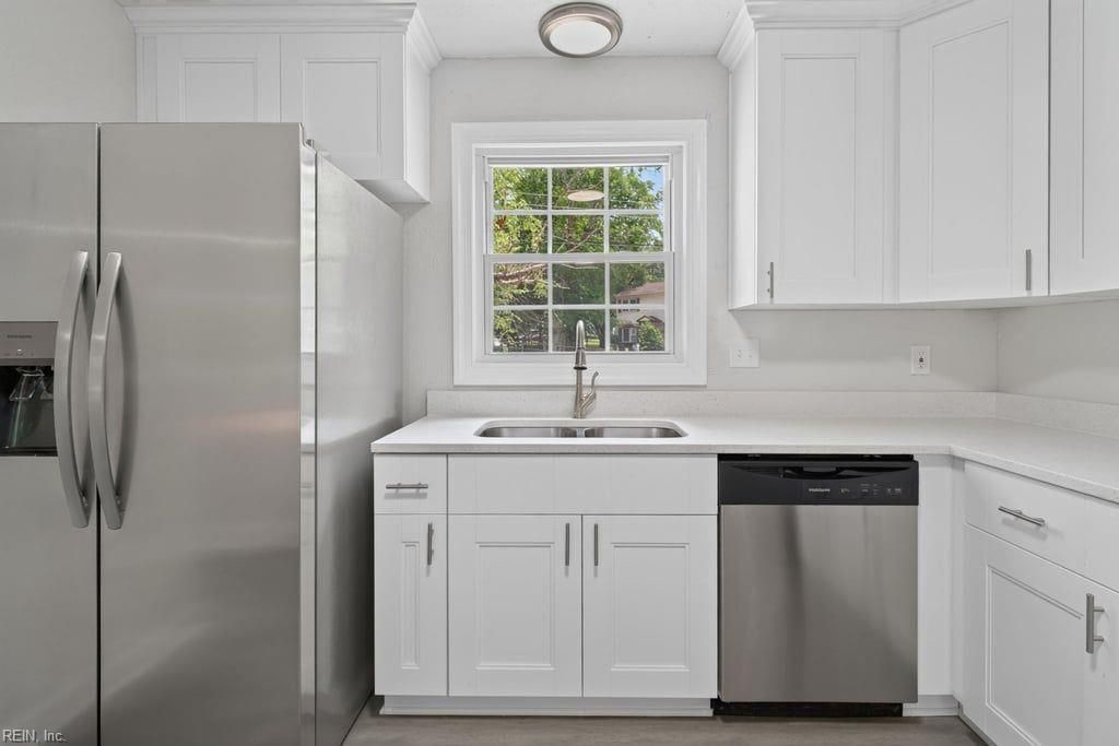 Photo of 112 W Rexford Drive, Newport News, VA 23608 (MLS # 10641723)