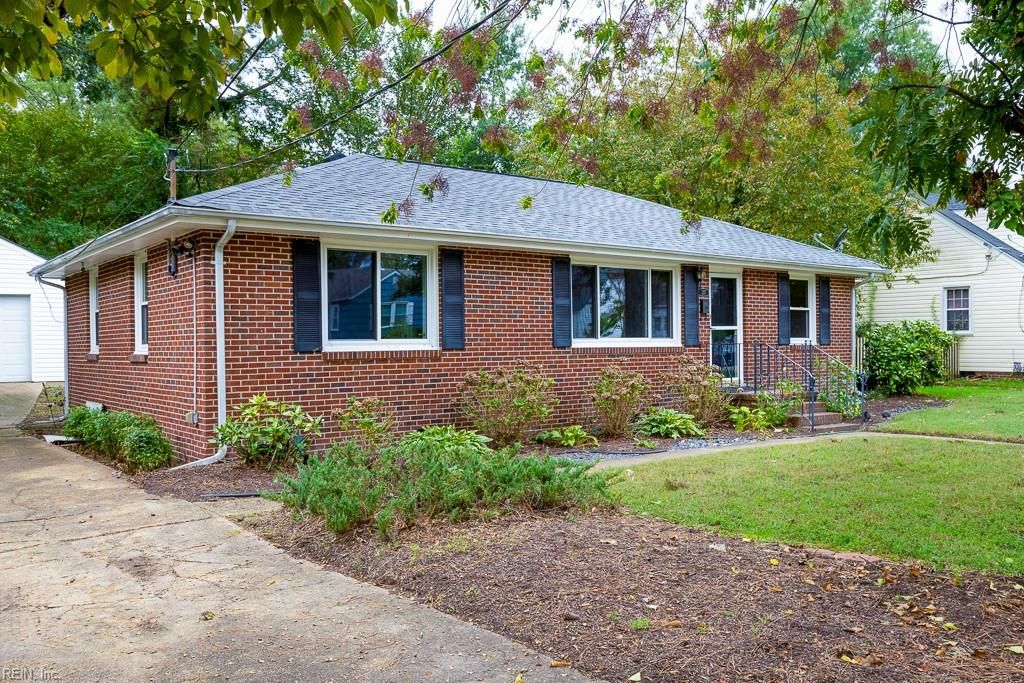 Photo of 127 Conway Avenue, Norfolk, VA 23505 (MLS # 10604703)
