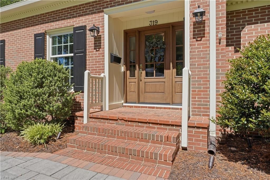 Photo of 319 Parkway Drive, Newport News, VA 23606 (MLS # 10632778)