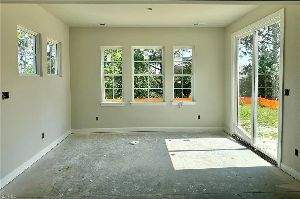 Suffolk, Virginia 23434, United States, 5 Bedrooms Bedrooms, ,3 BathroomsBathrooms,Residential,Active,106672