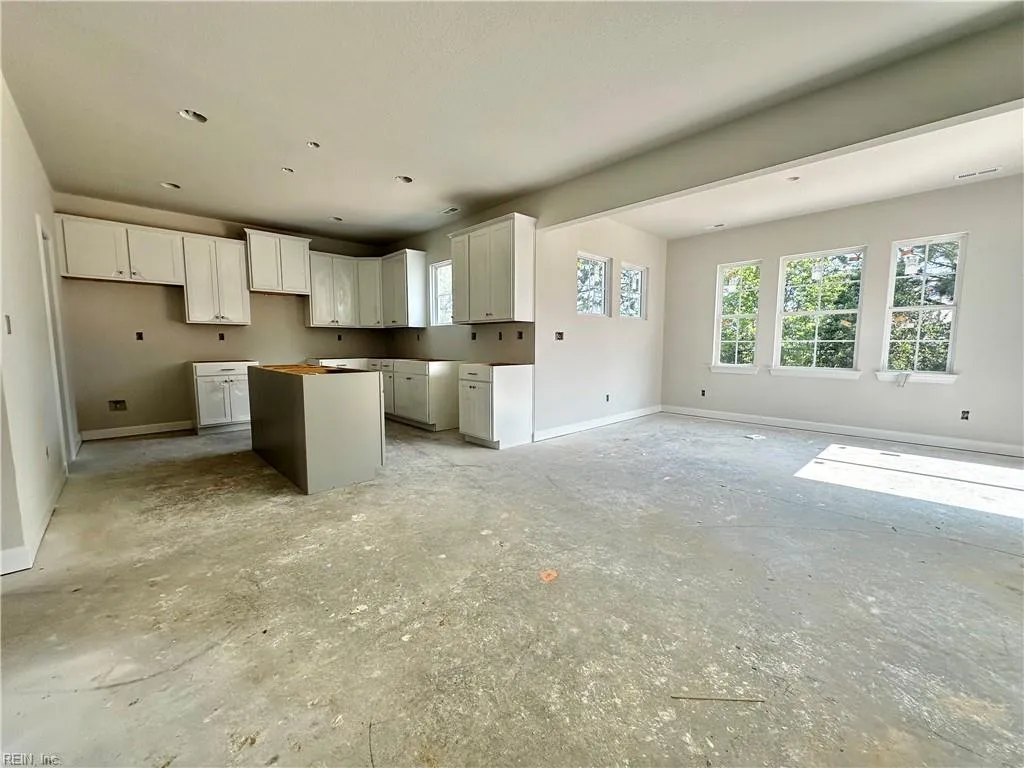 Suffolk, Virginia 23434, United States, 5 Bedrooms Bedrooms, ,3 BathroomsBathrooms,Residential,Active,106672