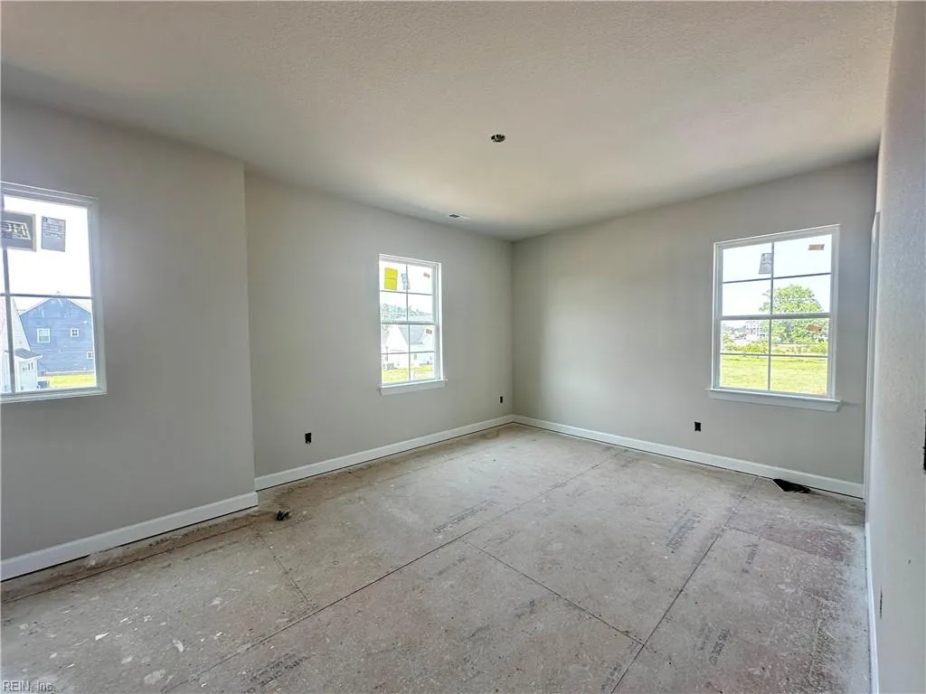 Suffolk, Virginia 23434, United States, 5 Bedrooms Bedrooms, ,3 BathroomsBathrooms,Residential,Active,106672