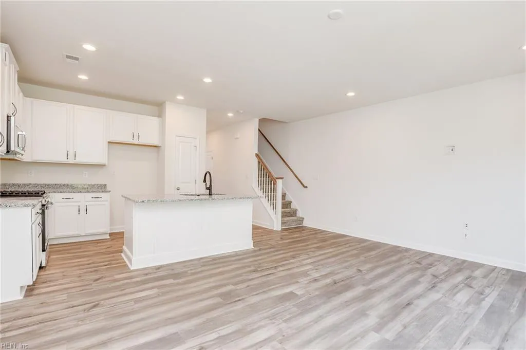 Suffolk, Virginia 23435, United States, 3 Bedrooms Bedrooms, ,3 BathroomsBathrooms,Residential,Pending,40517