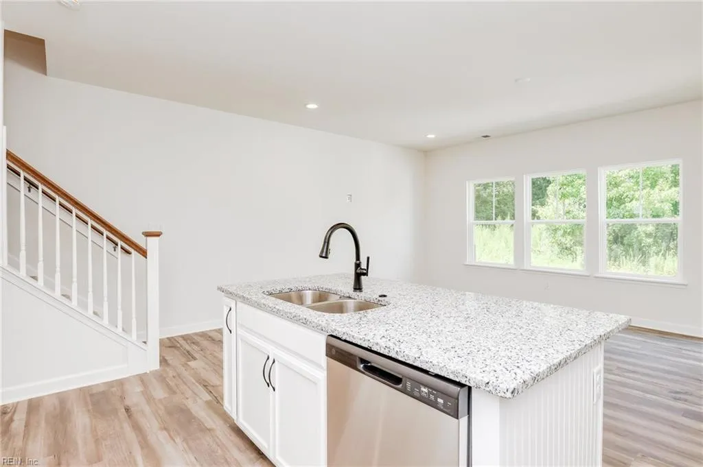 Suffolk, Virginia 23435, United States, 3 Bedrooms Bedrooms, ,3 BathroomsBathrooms,Residential,Pending,40517