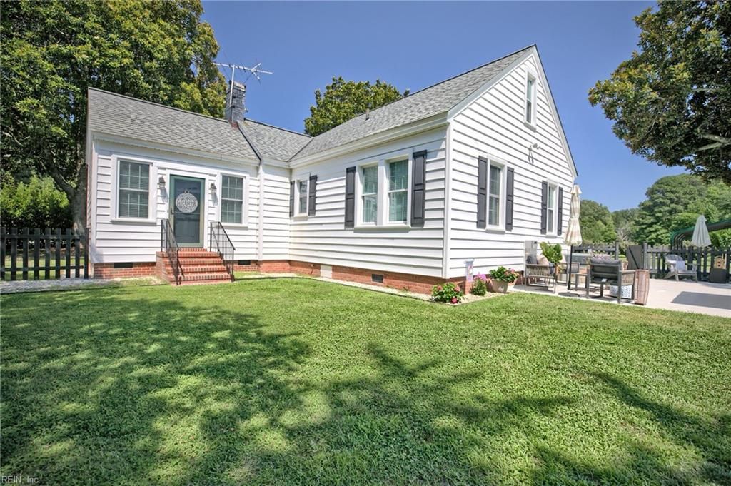 Photo of 2750 New Point Comfort Highway, Port Haywood, VA 23138 (MLS # 10642872)