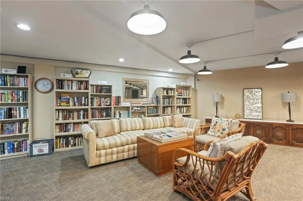 Norfolk, Virginia 23510, United States, 1 Bedroom Bedrooms, ,1 BathroomBathrooms,Residential,Active,80755