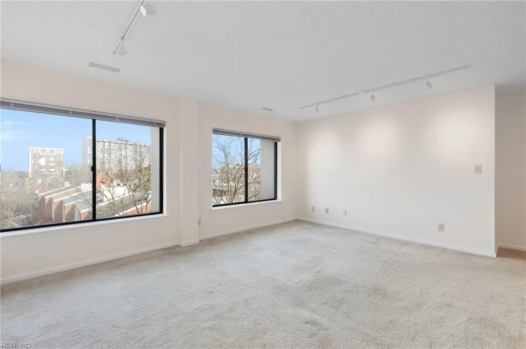 Norfolk, Virginia 23510, United States, 1 Bedroom Bedrooms, ,1 BathroomBathrooms,Residential,Active,80755