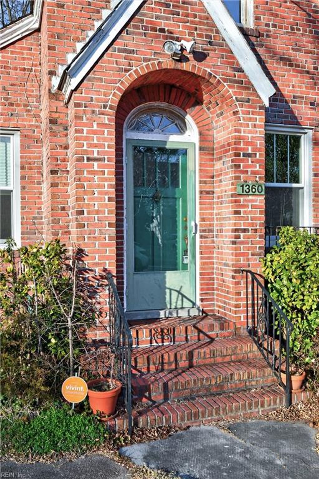 Photo of 1360 Magnolia Avenue, Norfolk, VA 23508 (MLS # 10616292)