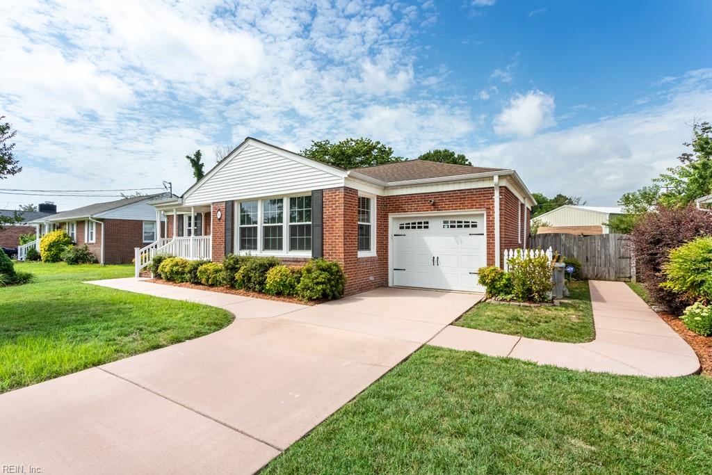 Photo of 33 Saint Albans Drive, Hampton, VA 23669 (MLS # 10641405)