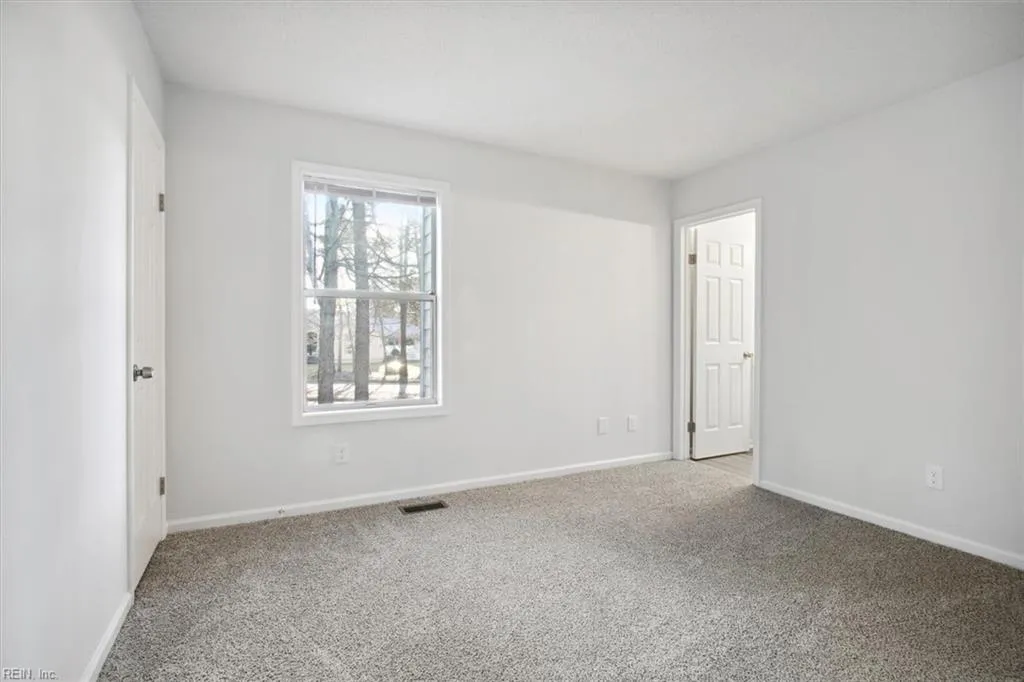 Hampton, Virginia 23669, United States, 2 Bedrooms Bedrooms, ,3 BathroomsBathrooms,Residential,Active,77500