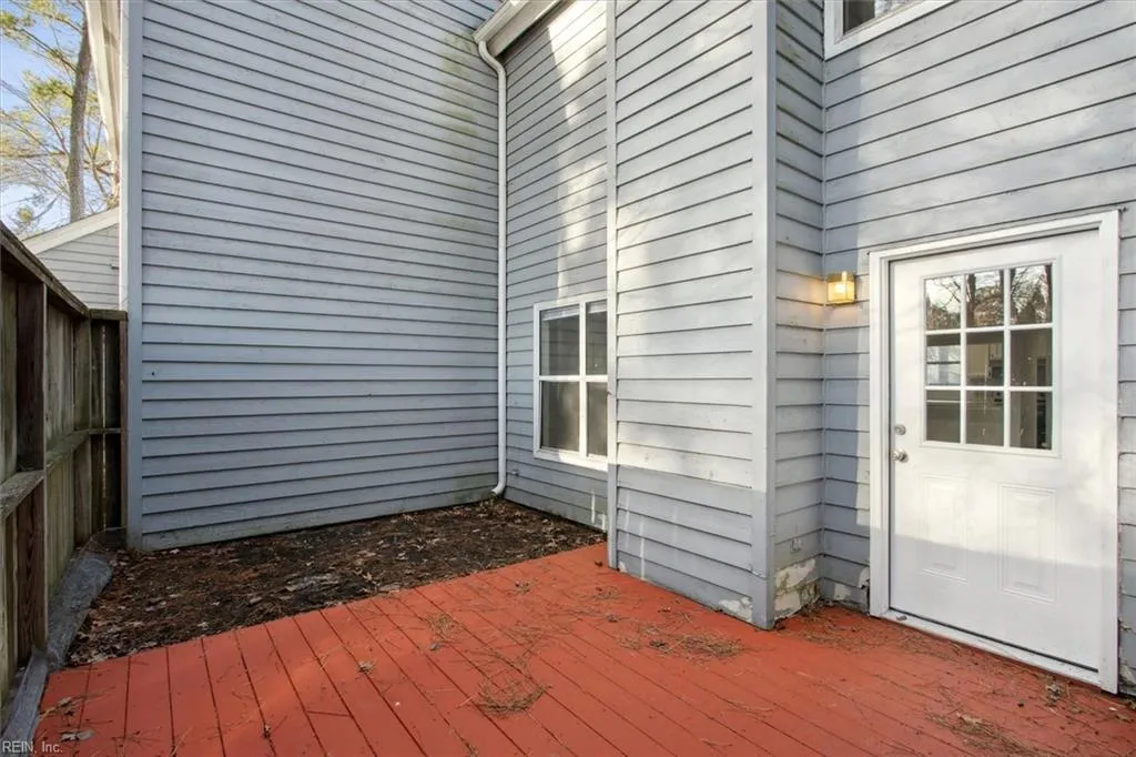 Hampton, Virginia 23669, United States, 2 Bedrooms Bedrooms, ,3 BathroomsBathrooms,Residential,Active,77500