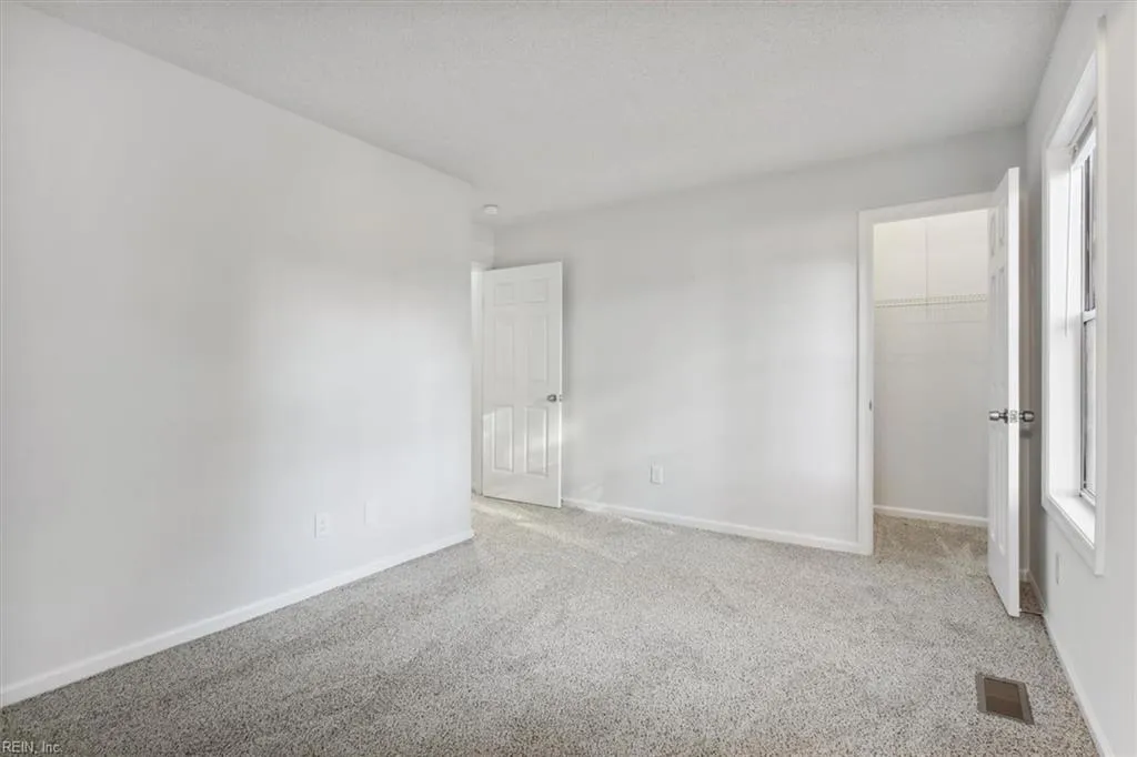 Hampton, Virginia 23669, United States, 2 Bedrooms Bedrooms, ,3 BathroomsBathrooms,Residential,Active,77500