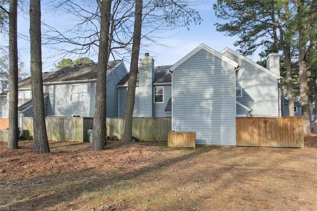 Hampton, Virginia 23669, United States, 2 Bedrooms Bedrooms, ,3 BathroomsBathrooms,Residential,Active,77500