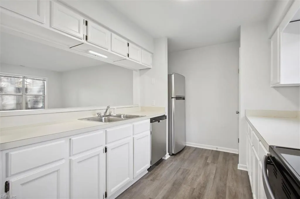 Hampton, Virginia 23669, United States, 2 Bedrooms Bedrooms, ,3 BathroomsBathrooms,Residential,Active,77500