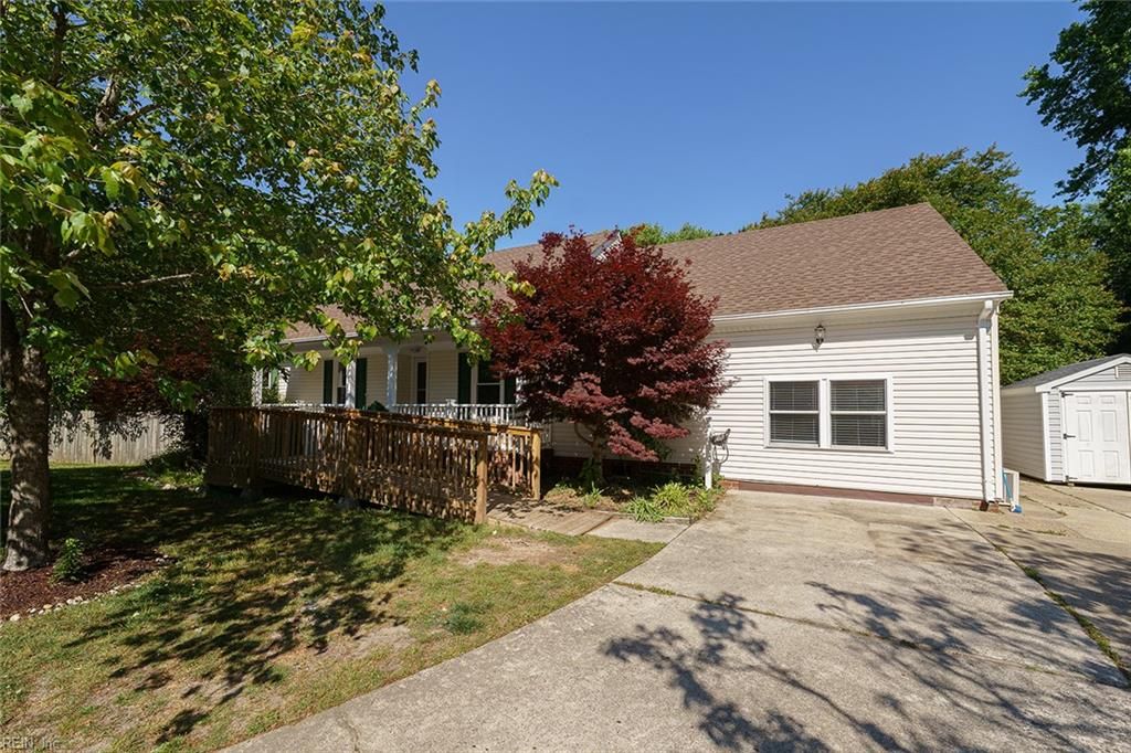 Photo of 1004 Wymers Court, Chesapeake, VA 23322 (MLS # 10633344)