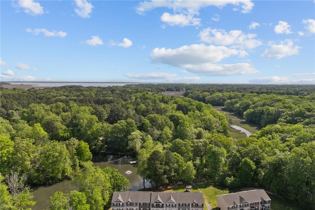 604 Lakeview CV