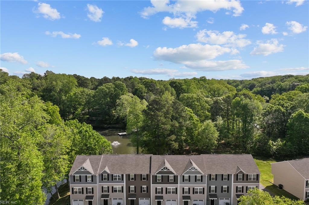 604 Lakeview CV