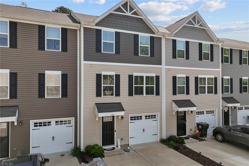 604 Lakeview CV