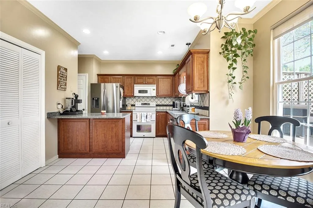 Chesapeake, Virginia 23323, United States, 4 Bedrooms Bedrooms, ,3 BathroomsBathrooms,Residential,Pending,111959