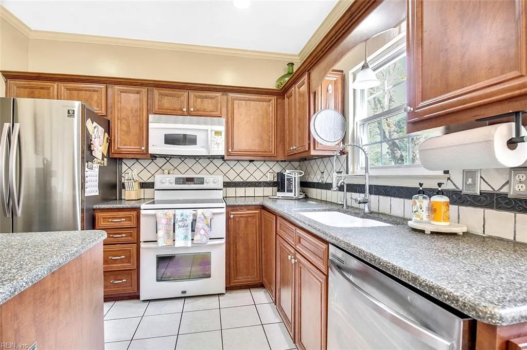 Chesapeake, Virginia 23323, United States, 4 Bedrooms Bedrooms, ,3 BathroomsBathrooms,Residential,Pending,111959