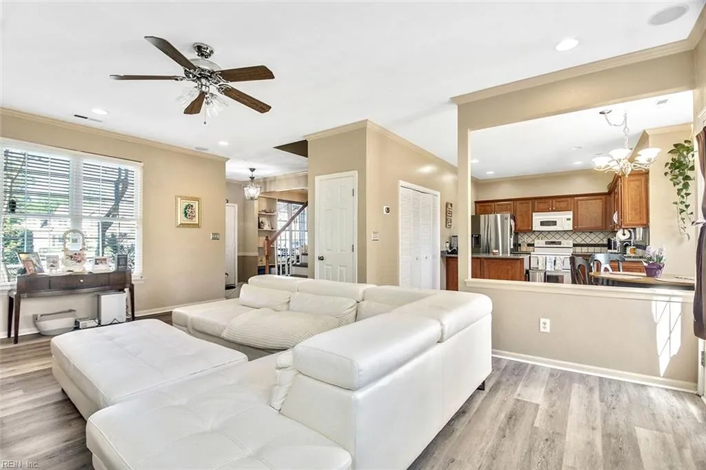 Chesapeake, Virginia 23323, United States, 4 Bedrooms Bedrooms, ,3 BathroomsBathrooms,Residential,Pending,111959