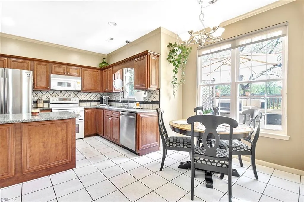 Chesapeake, Virginia 23323, United States, 4 Bedrooms Bedrooms, ,3 BathroomsBathrooms,Residential,Pending,111959