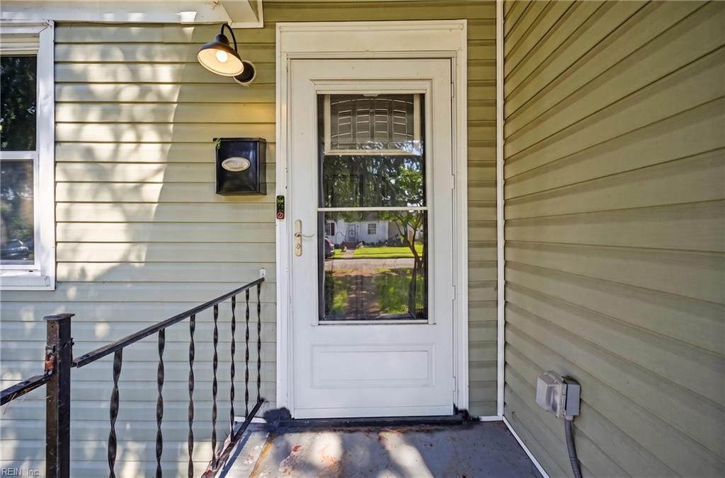 Photo of 302 Plover Drive, Portsmouth, VA 23704 (MLS # 10640609)