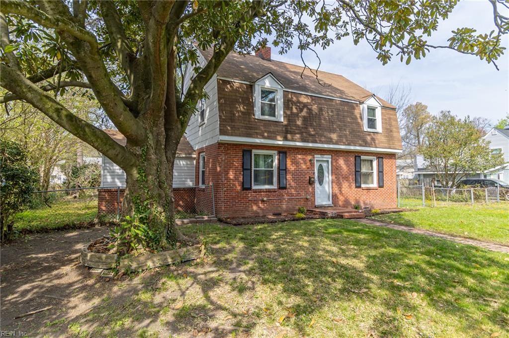 Photo of 937 Dogwood Terrace, Norfolk, VA 23502 (MLS # 10627698)