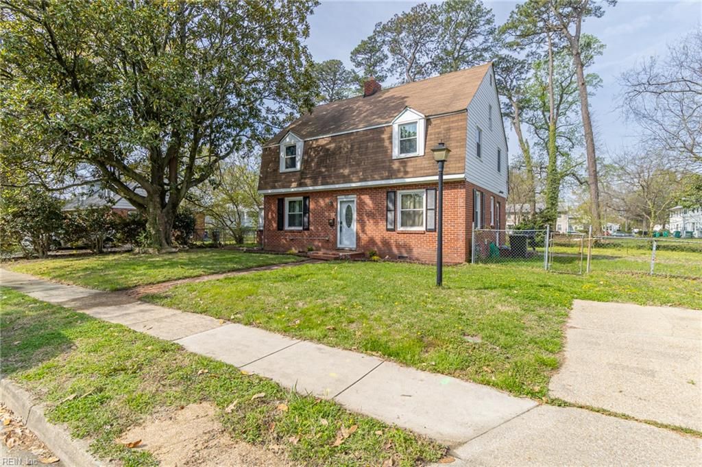 Photo of 937 Dogwood Terrace, Norfolk, VA 23502 (MLS # 10627698)