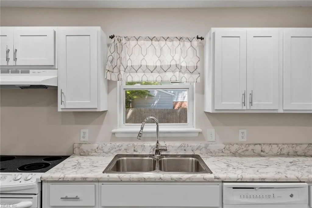 Virginia Beach, Virginia 23452, United States, 3 Bedrooms Bedrooms, ,2 BathroomsBathrooms,Residential,Active,116824